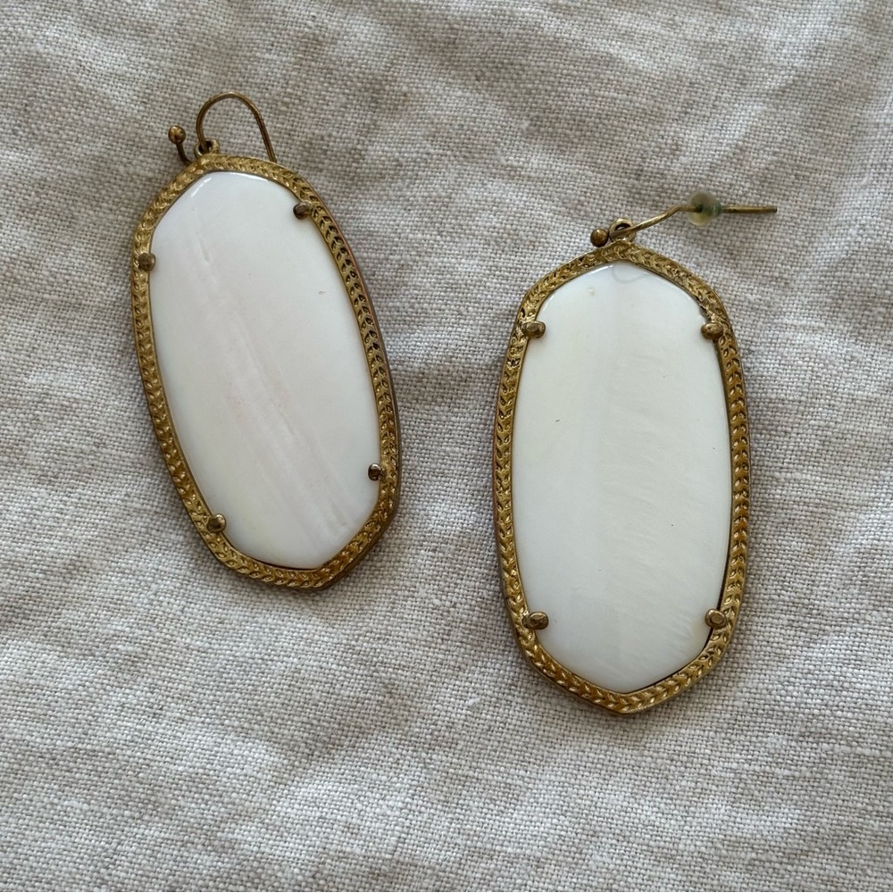 Kendra Scott Elle Gold and Cream Drop Earrings